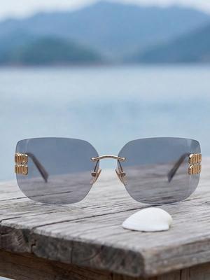 Óculos de Sol MU54YS Sem Aro, Logo Dourado Lentes UV400 para Mulheres