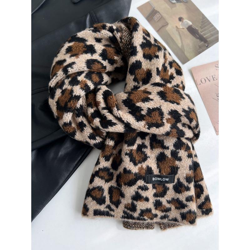 Korean Style New Style Gray Leopard Print Scarf for Women Winter Knitted Woolen Scarf with High Quality and Wool