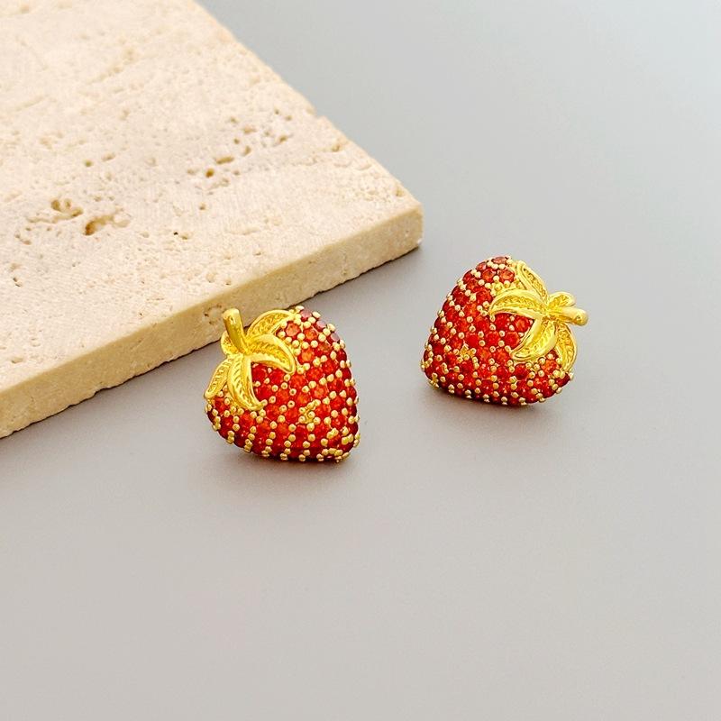 

Fashion Light Luxury Design Earrings Personalized Strawberry Red Zircon Stud Earrings красный