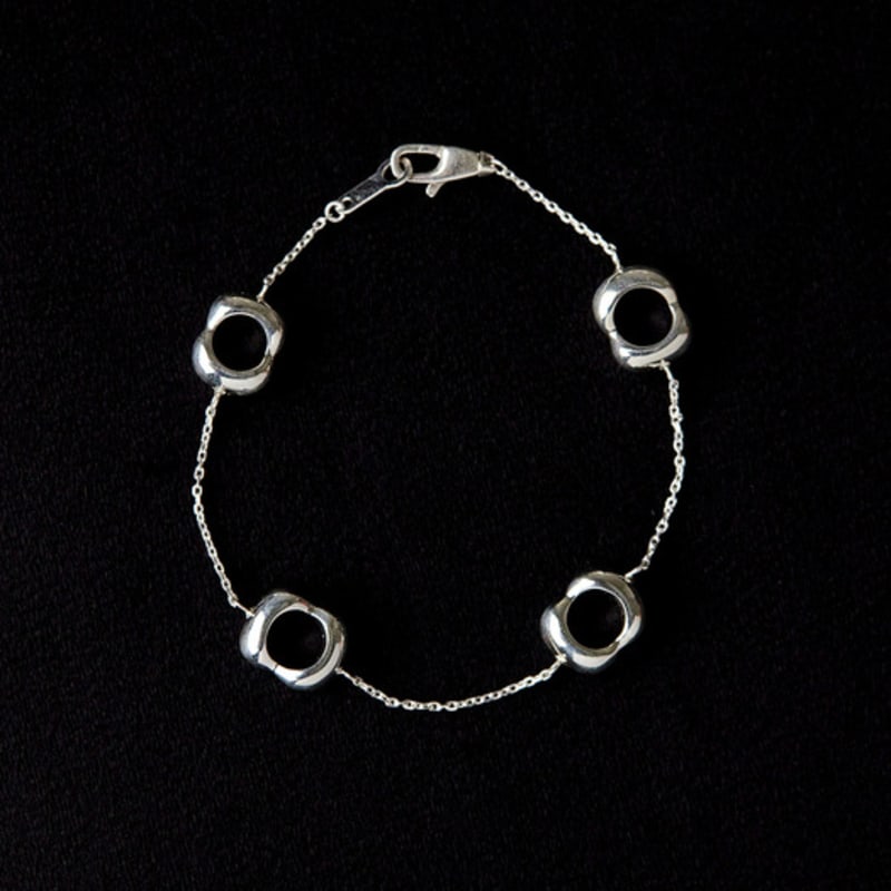 onill 05-30 Embrace (Bracelet)