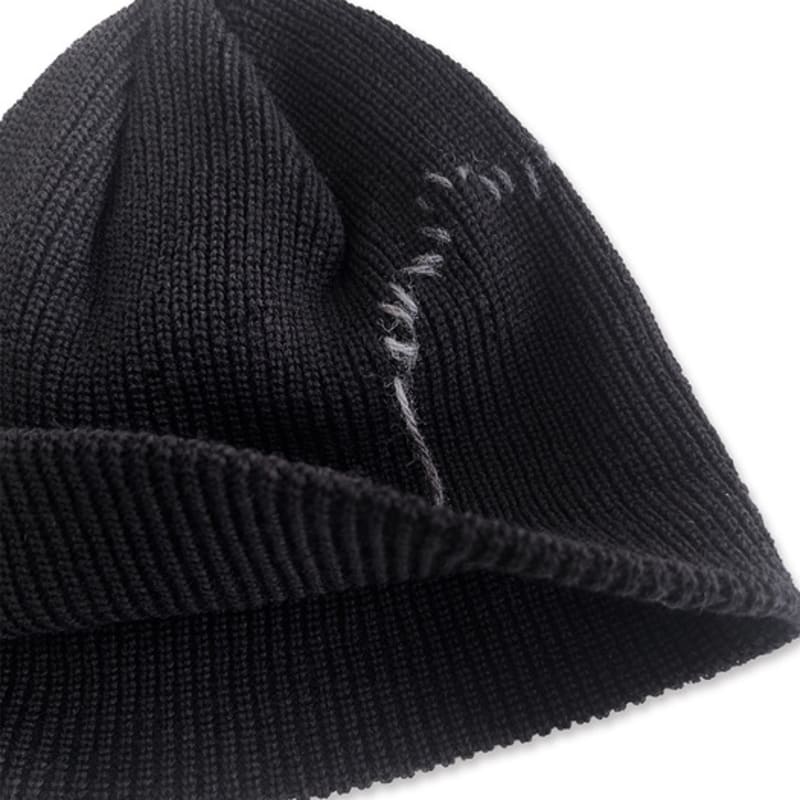 NOUGHT Wave Hand Stitch Detail Beanie / Black