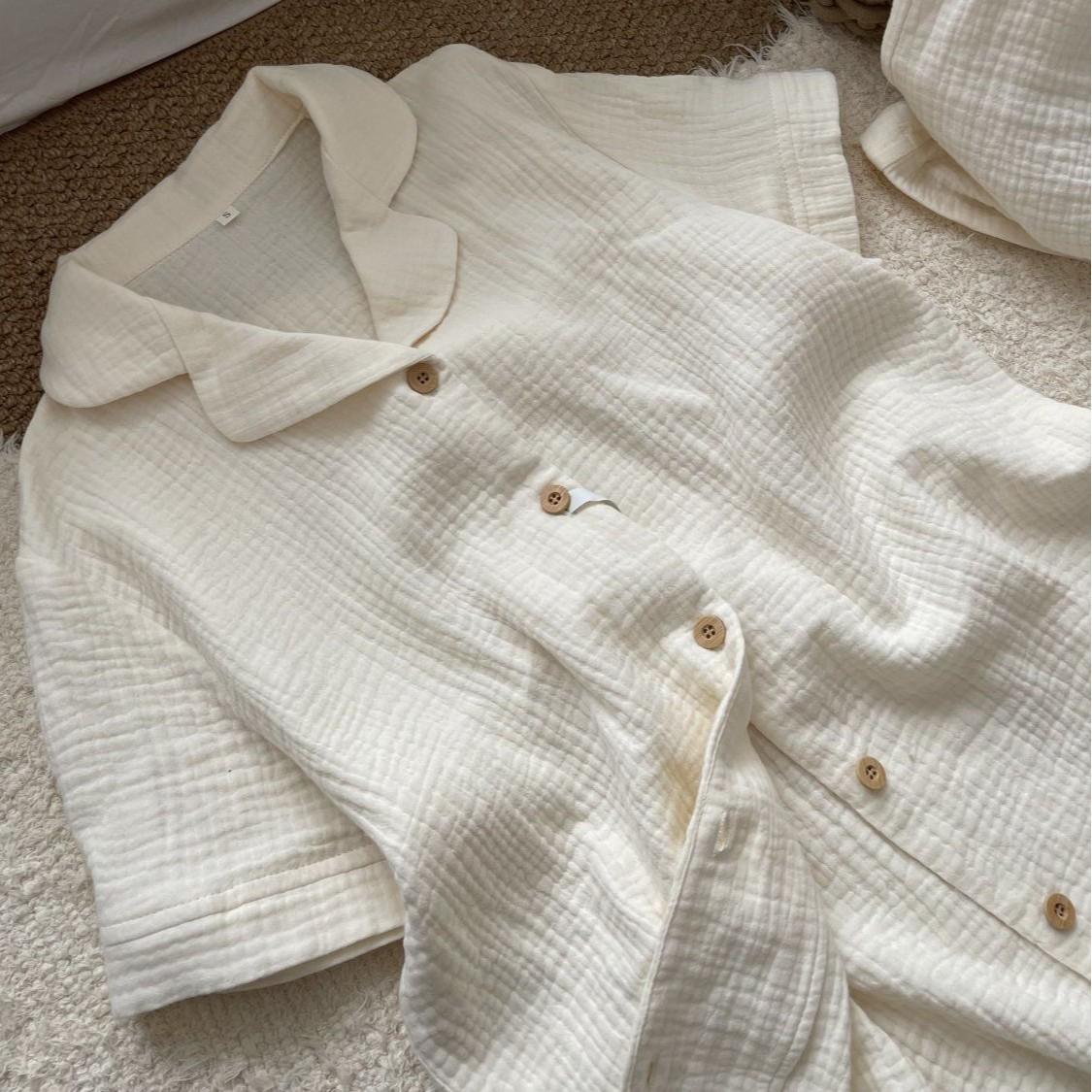 

Korean version of solid color simple ins style pajamas women s short-sleeved shorts cardigan two-piece set women s casual and comfortable loungewear S