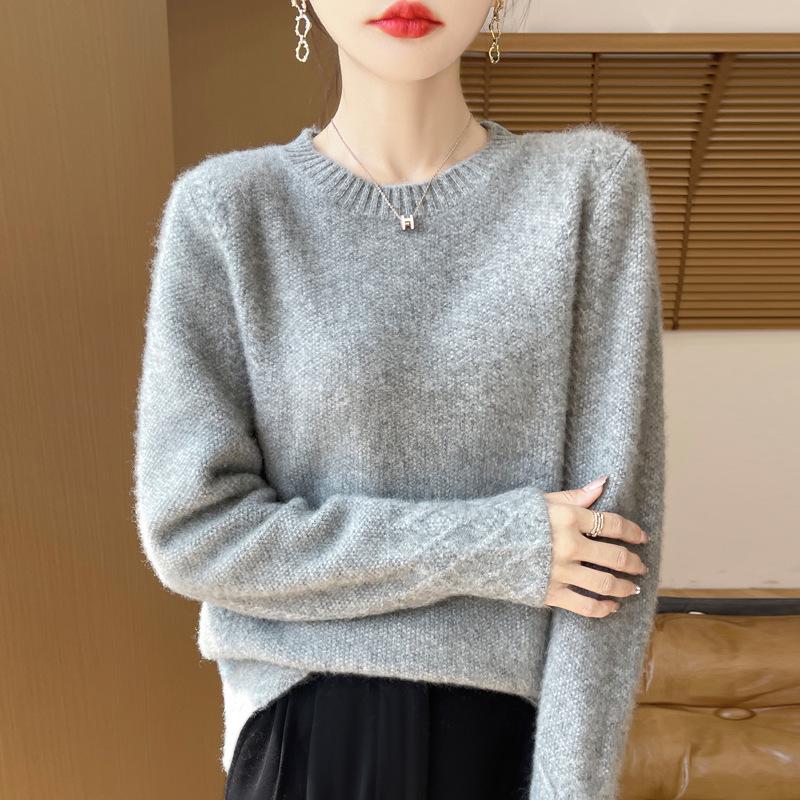 Women's Round Neck Osmanthus Stitch Wool Sweater - Fashionable, Age-Defying, Versatile for Autumn/Winter