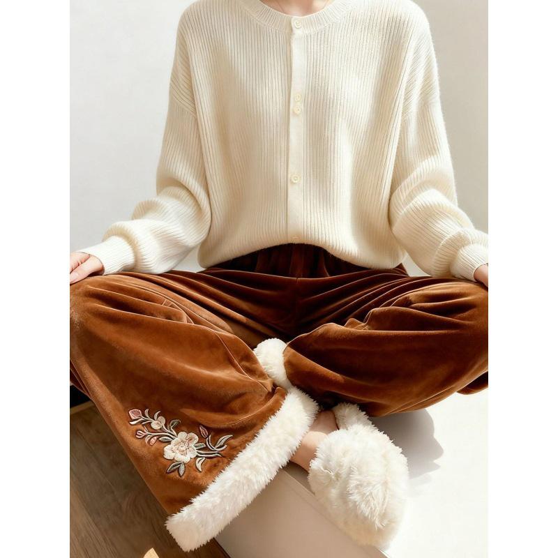 New Chinese Style Golden Velvet Floral Women's Winter Slimming Casual with Frayed Edges (2025)