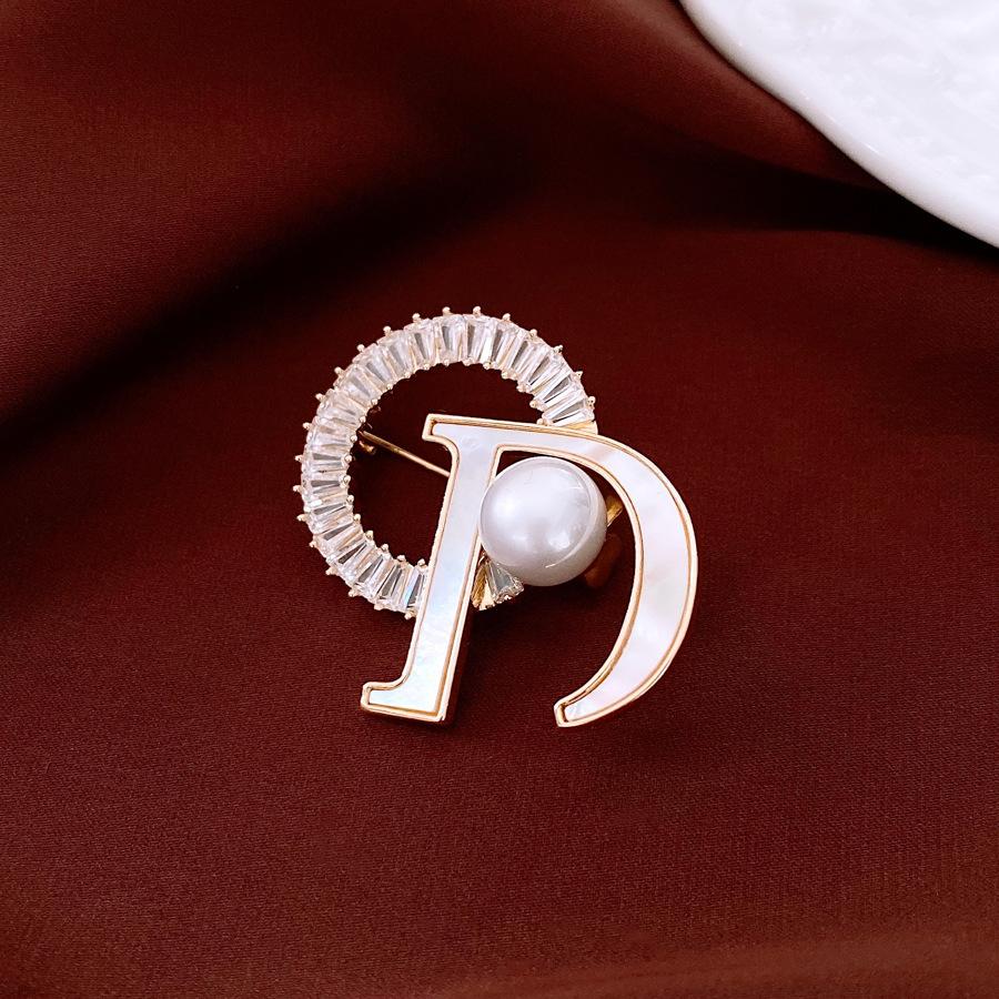 Średniowieczna Vintage Broszka z Kontrastującą Pszczołą Inkrustowana Diamentami Retro Lekki Luksus High-endowa Korsaż Wykwintne Wszechstronne Dodatki Kobiety