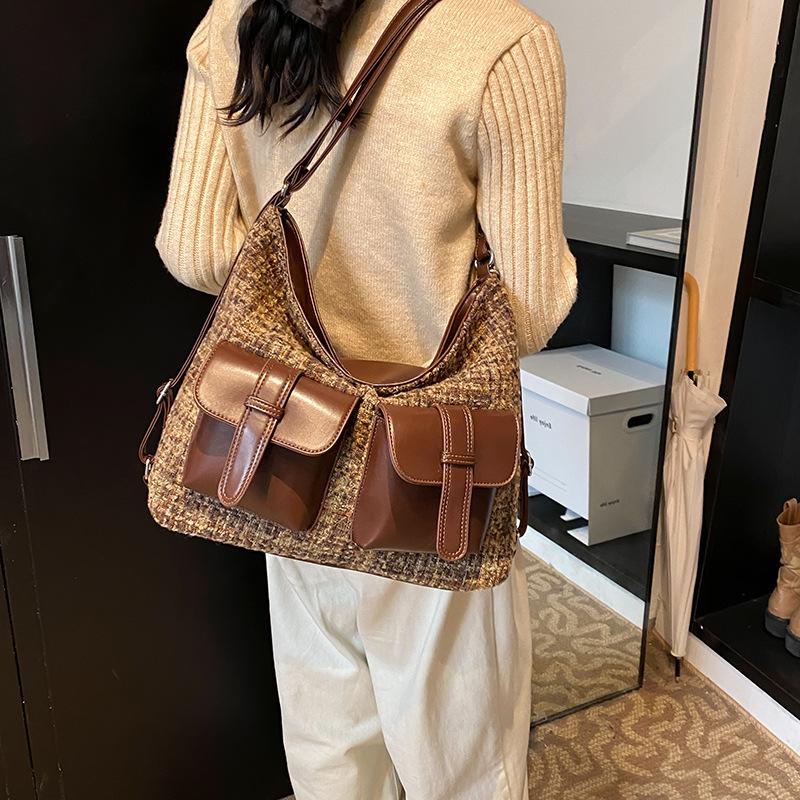 2025 Winter New Large-capacity Fashion Multi-pocket Locomotive Bag Simple Women's Shoulder Messenger Bag Backpack