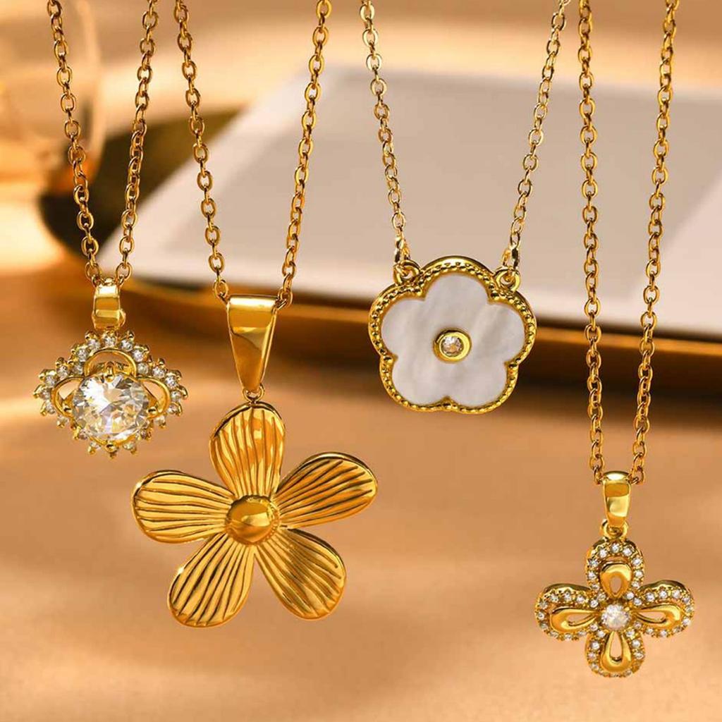 Accessories, Stainless Steel Flower Pendant 18K Gold Necklace Ladies, Shell Elements 197