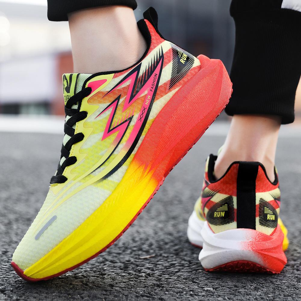 Outdoor-Laufschuhe 22 neue Jugend-Karbonplatten-Stoßdämpfung Sportschuhe atmungsaktiv weiche Sohle Freizeitschuhe