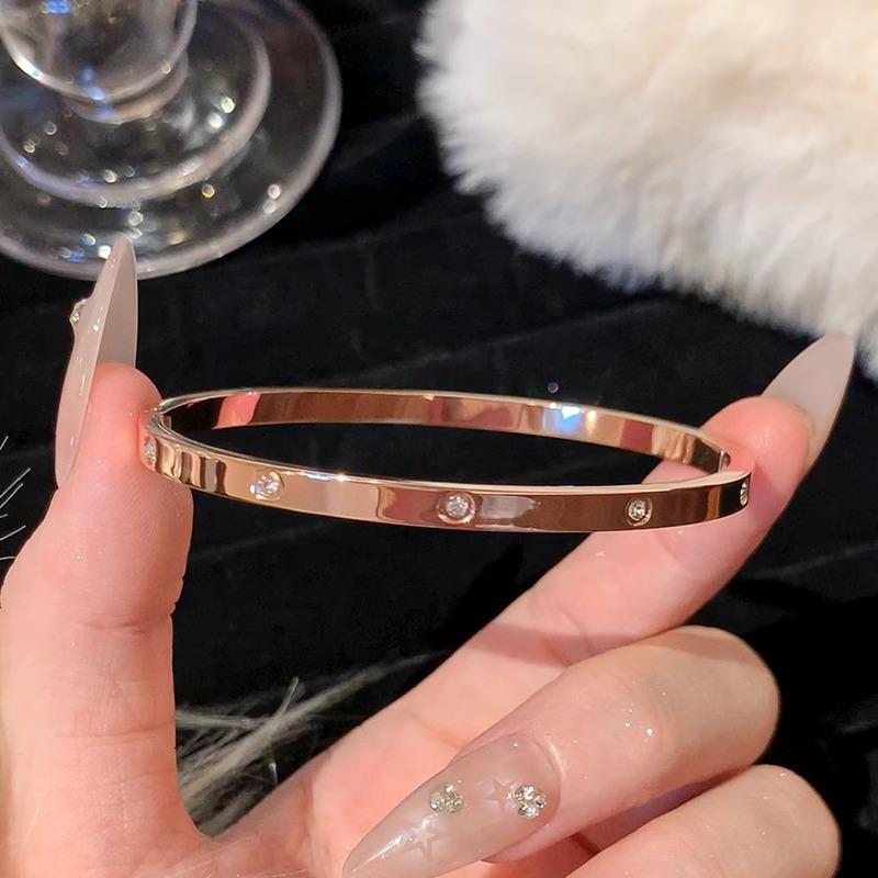 Damen Roségold Zirkon Armband: Nicht verblassender Titanstahl, Nischendesign für leichten Luxus