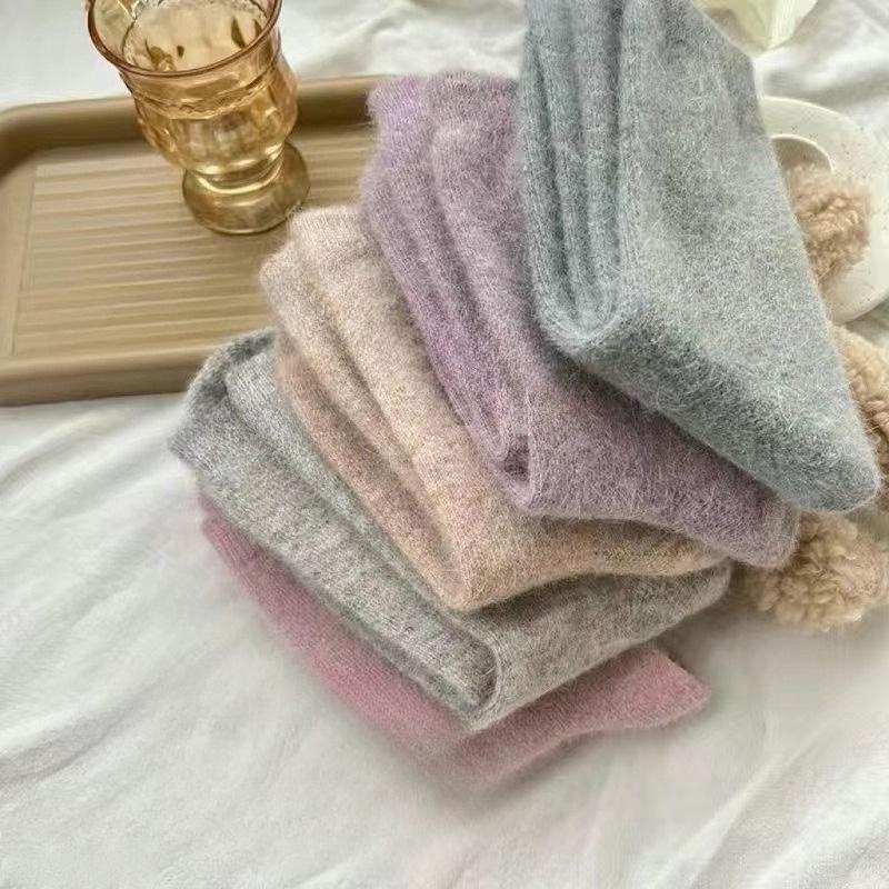 Women Leisure Comfortable Socks 5 Pairs New Autumn Winter Plush Thick Warmth Fashionable Versatile Women Socks