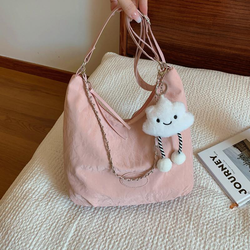 Contemporary 2024 Tote Bag With Chain Detail In Sophisticated Colors For Urban Fashion