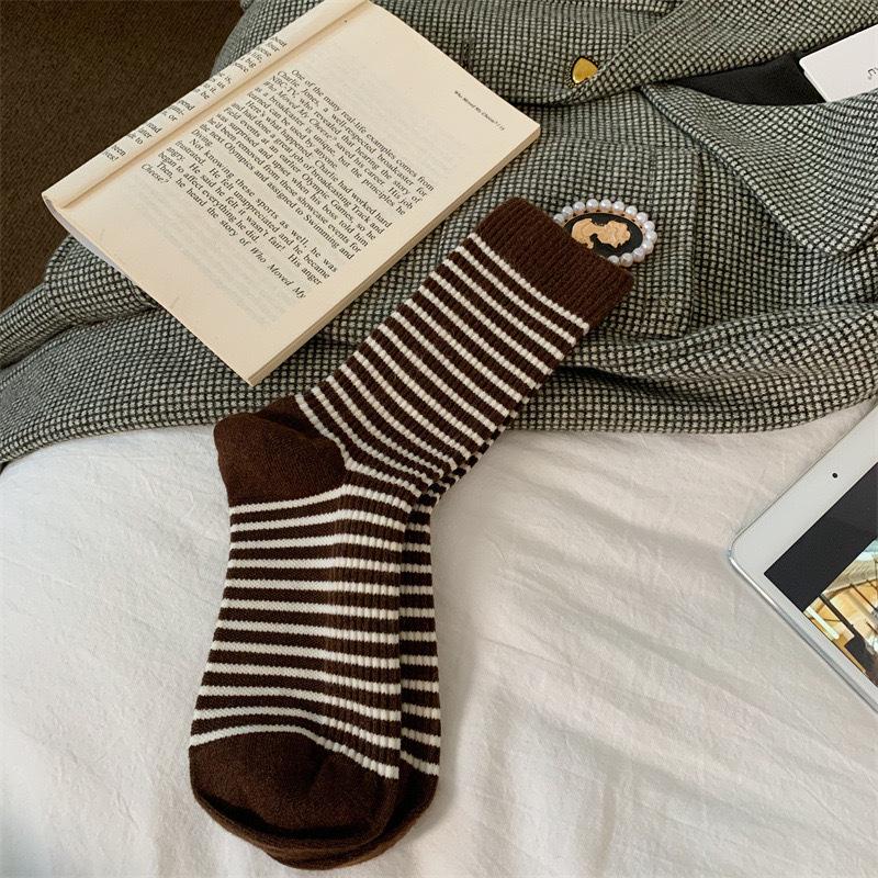 Versatile Striped Warm Cashmere Socks and Trendy Mid-calf Socks for Daily Use