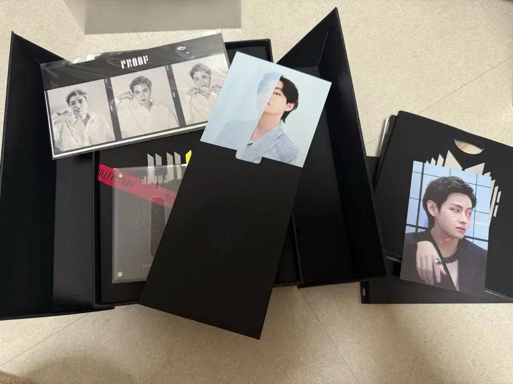 Album BTS Proof, set complet cu fotografii