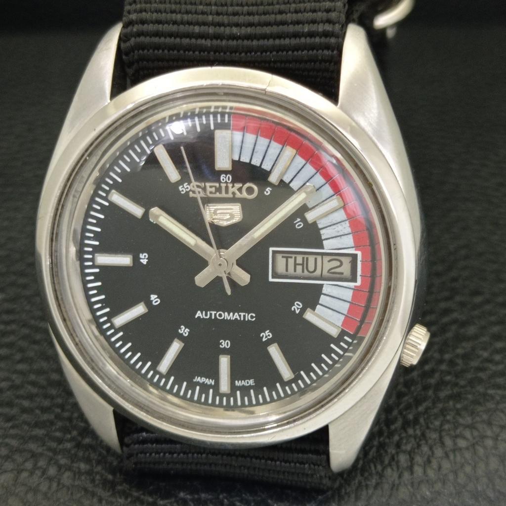 JAPONSKÉ VINTAGE SEIKO 5 AUTOMATICKÉ 7019A PÁNSKÉ HODINKY S ČERNÝM CIFERNÍKEM a701575-5 R206b-a701575