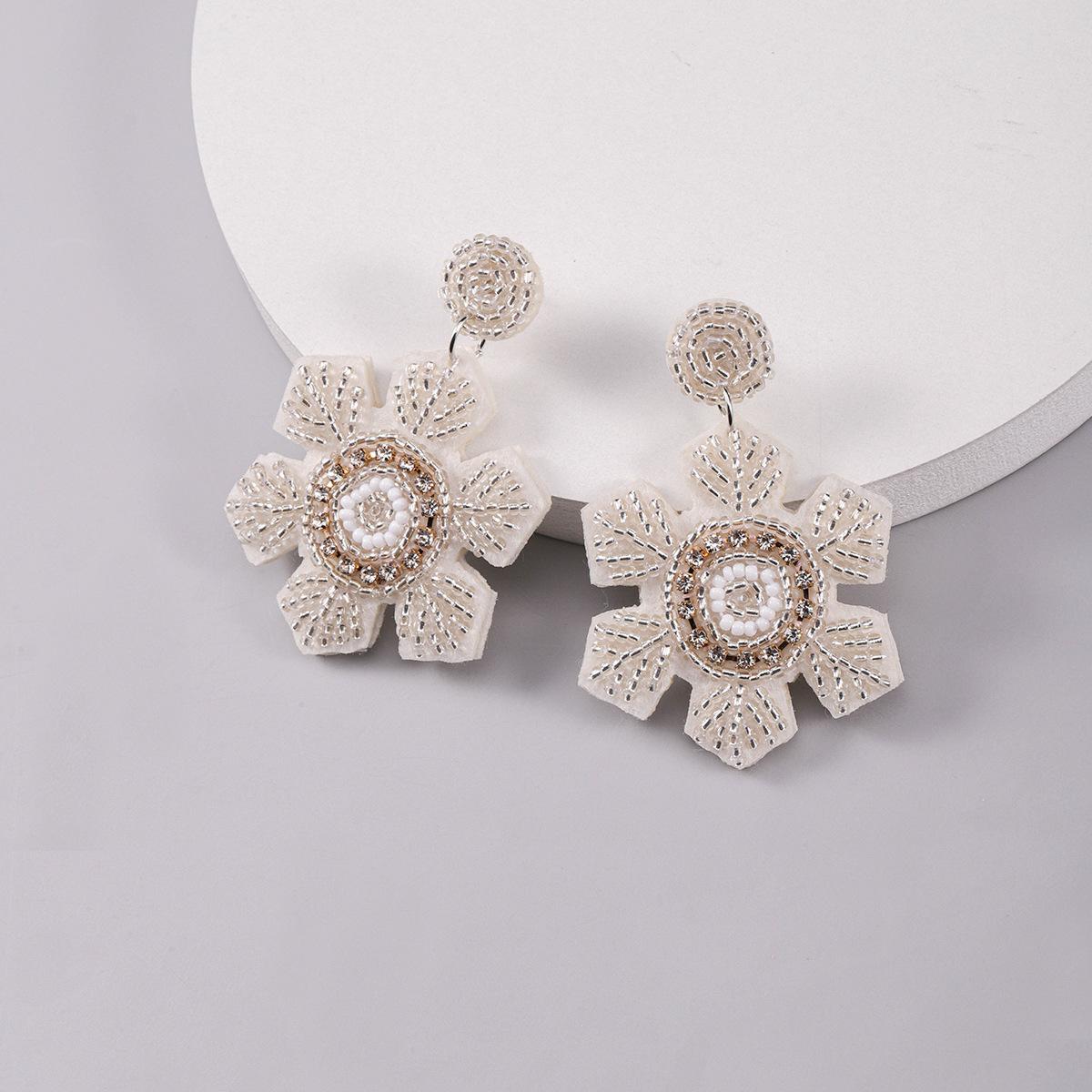 

Chic Snowflake Drop Earrings
