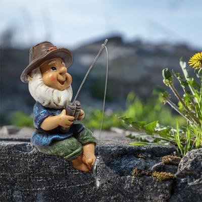 Gnome Fishing Statue Funny Lawn Gnome Statues Aesthetic Room Decor Fisherman Garden Gnome Statue for Outdoor Garden Decoration