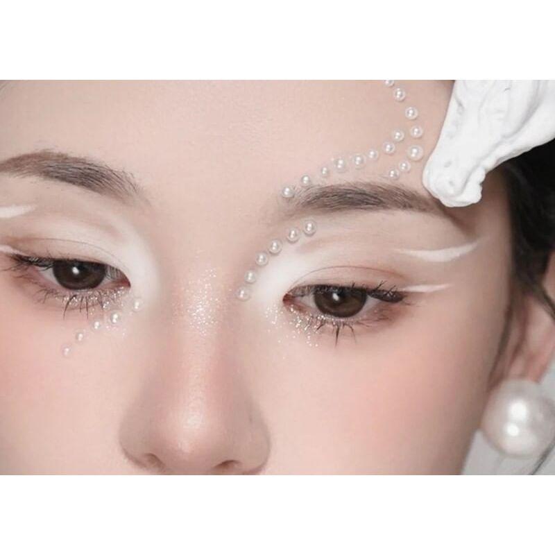 GELLA'S - Soft Highlighter Foundation Cream