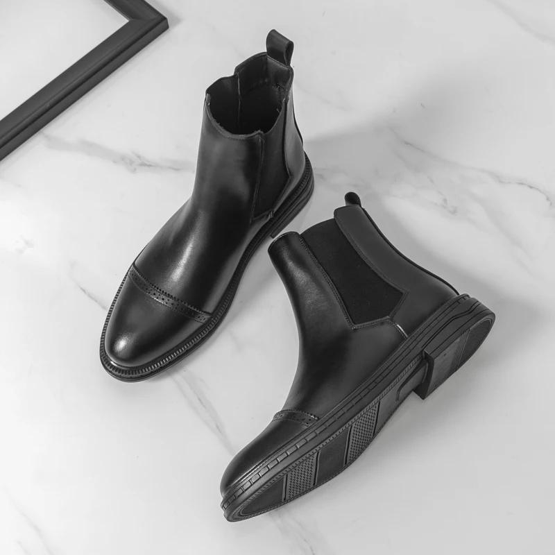 Neue Herrenschuhe Große Größe Lässige Stiefel Modische High Top Chelsea Boots Koreanische Trendige Stiefel mit glänzender Oberfläche