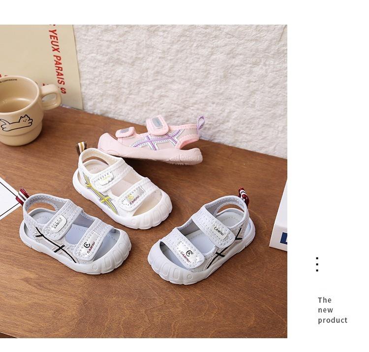 2026 Baby Nicht-Rutschfeste Atmungsaktive Sandalen: Geschlossene Gehhilfenschuhe mit Klettverschluss für Kinder