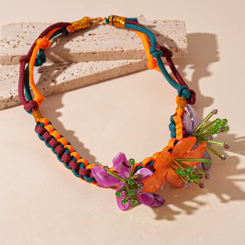 Medieval Style Metal Love Conch Necklace Light Luxury Niche Exaggerated Clavicle Chain Personality Design Necklace