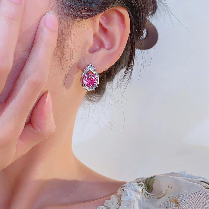 Jewelry Copper Bottom Gold Plated Imitation Rose Cut Dragon Fruit Color Stud Earrings 10 * 10