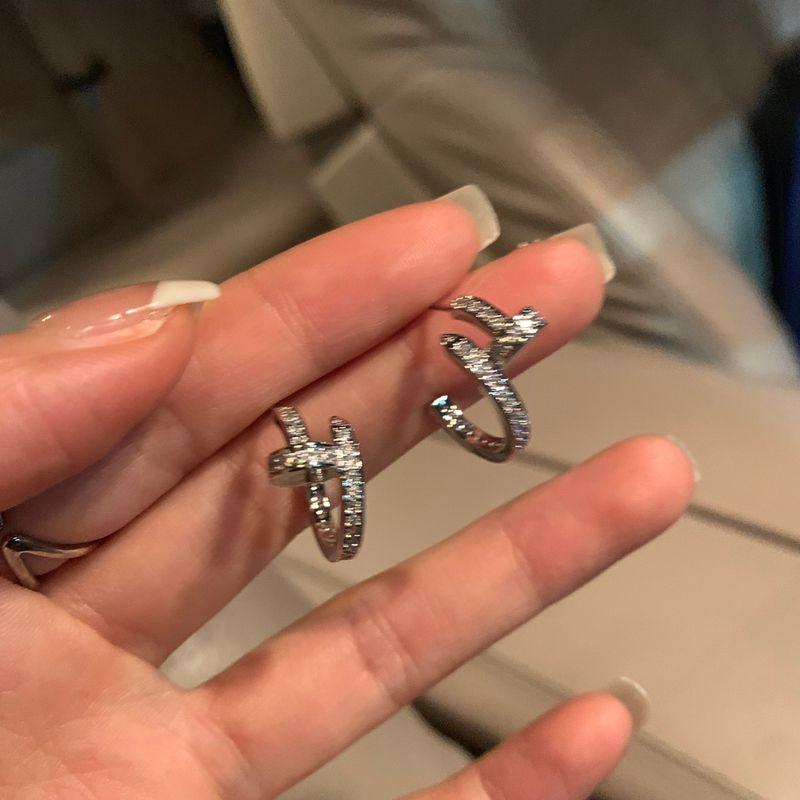 

Привлекательные Доступная Роскошь Женские Серьги из Стерлингового Серебра Бестселлер Интернет-Инфлюенсер Silver DingTalk Ear Ring