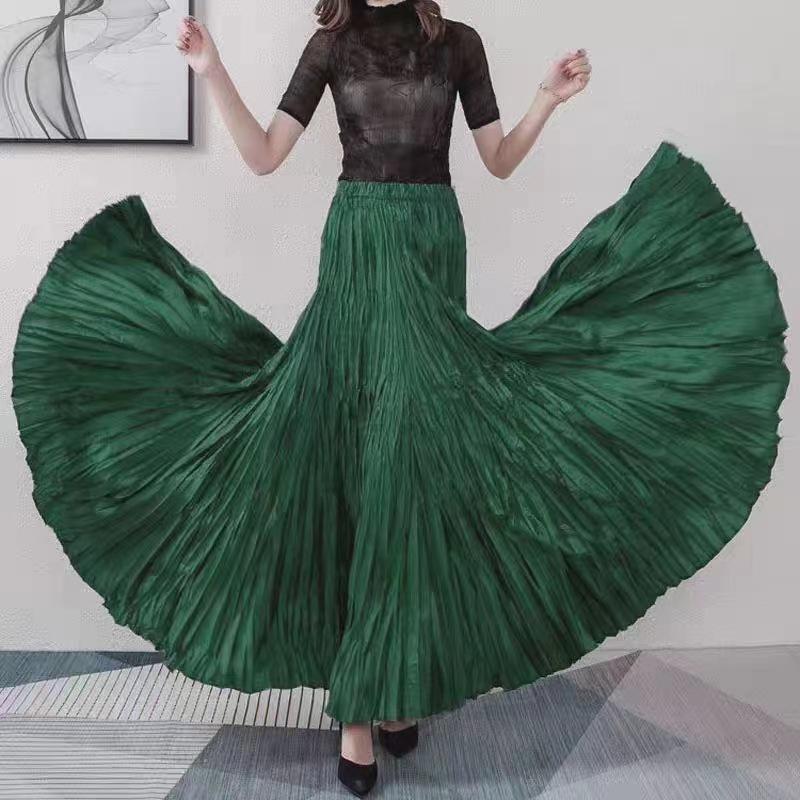 2024 Trendy European-American Minimalist Pleated Swing Skirt for Women - Autumn/Winter Collection