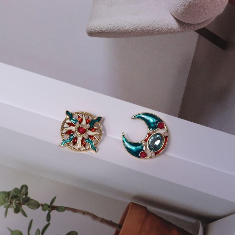 1PAIR asymmetric moon design stud earrings niche temperament retro dripping oil light luxury earrings cold wind earrings