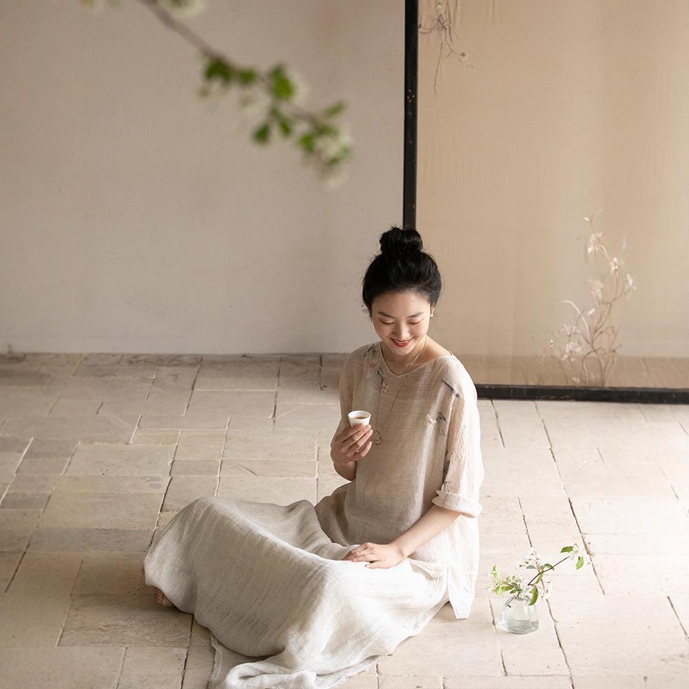 Autumn Artistic Embroidery Ramie Shirt - Zen Tea-Inspired Retro Loose Chinese Top