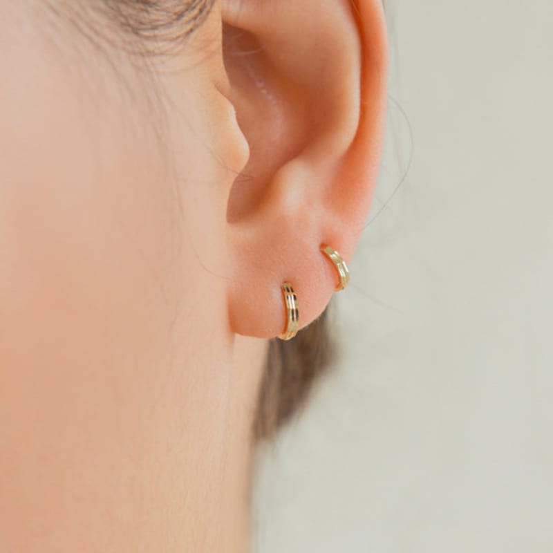 LUNNE 14k Square Cut One-Touch Earrings (14K Gold) #E01