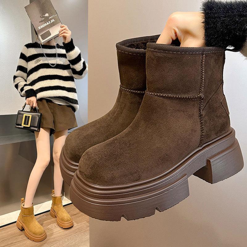 

Зимние ботинки из замши в стиле ретро на толстой подошве женские зимние 2024 новые бархатные универсальные ботинки Martin теплые высокие хлопковые туфли 40