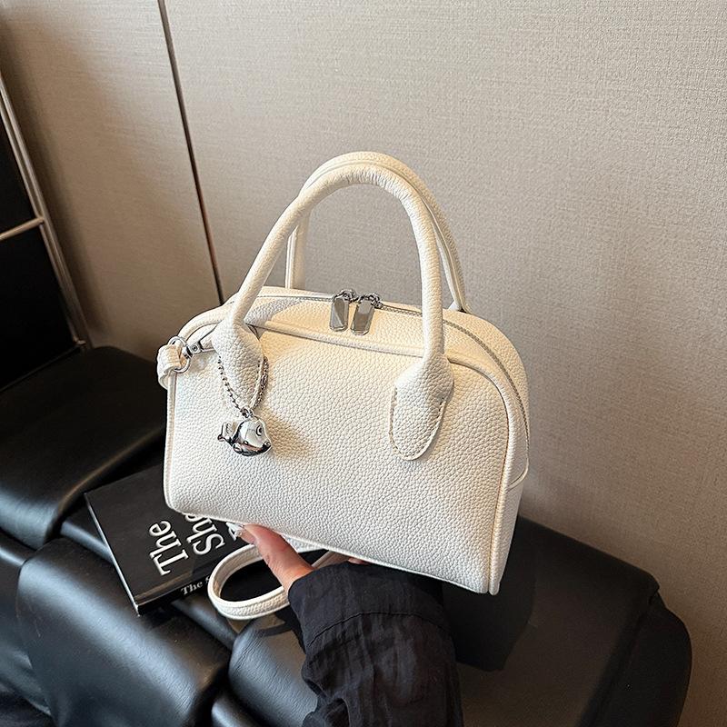 High-end niche bag women's summer new models, popular messenger bags, casual portable pillow bags