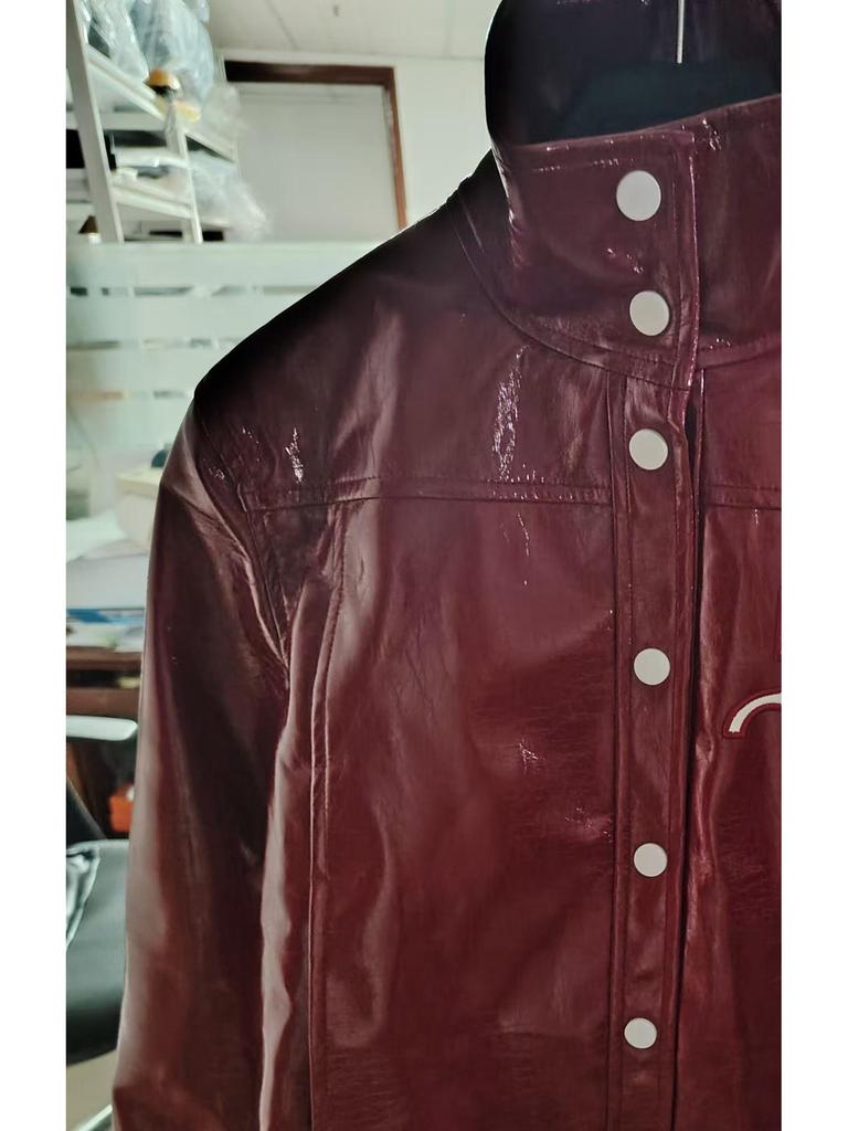 Burgundská klasická francouzská niková lesklá PU kůže silueta klopová bunda