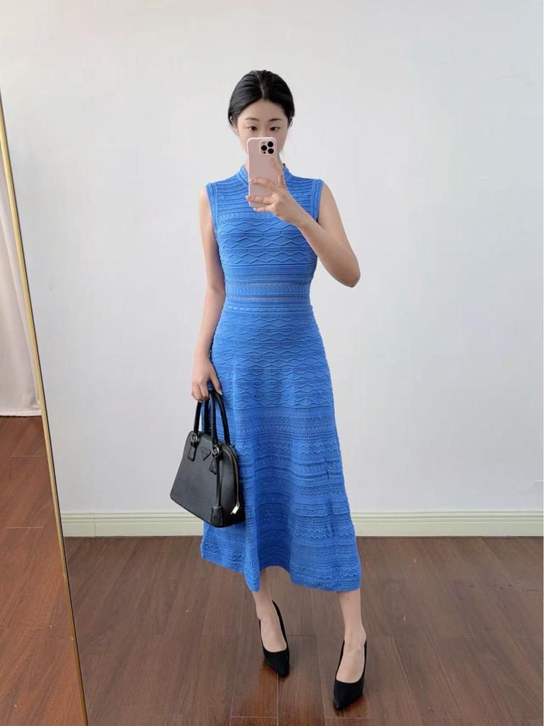 French Ripple Sleeveless Knit Dress – Solid Color, Round Neck, Hollow Design for Early Spring