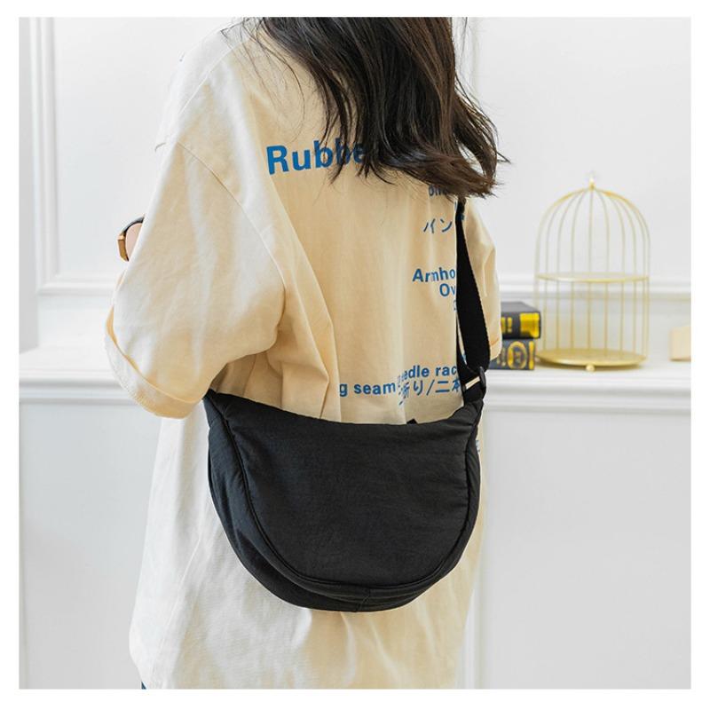 Casual Minimalist Crescent Zipper Shoulder Bag, All-Match Versatile Handbag For Daily Use, Sports Bag