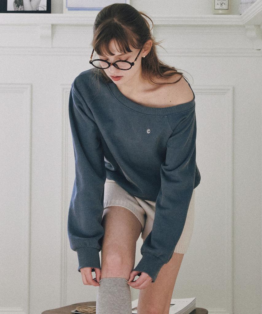 LETTER FROM MOON Edin Off-Shoulder Sweatshirt (Pigment Blue)
