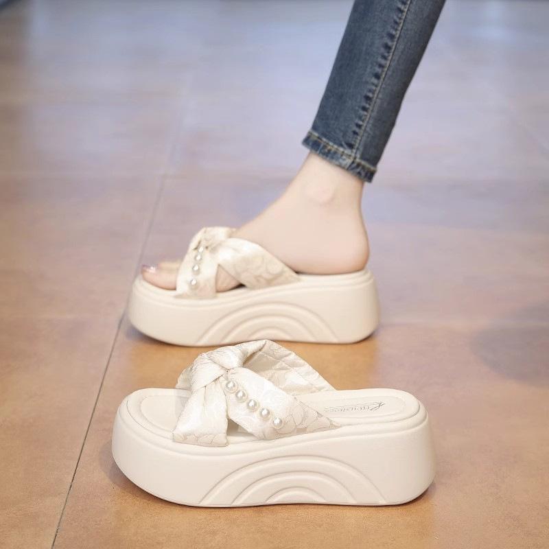 Muffin Thick-soled Cool Slippers Women's Summer Wear 2025 New High-heeled Heightening Sandals Women's Casual Beach One-word Drag