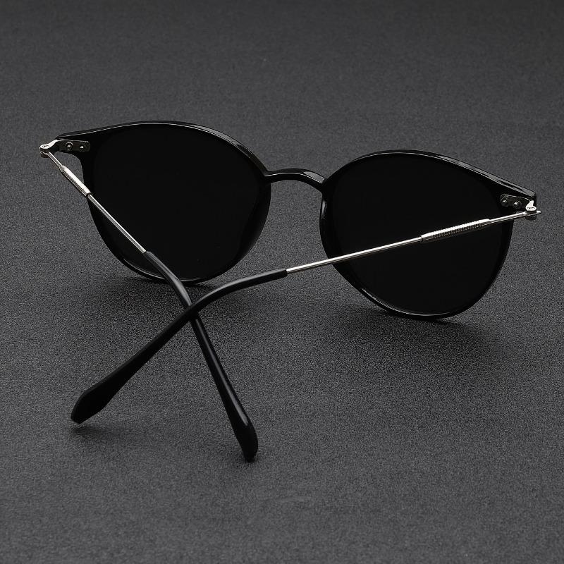 Stylish Men's Fashion Glasses Durable Metal Frame for Everyday Casual Wear