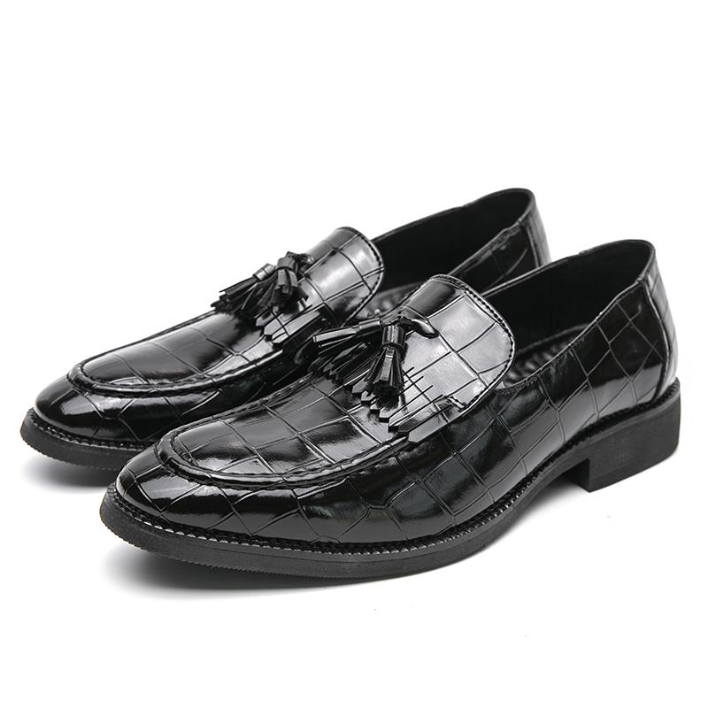 Mokasyny męskie Wingtip Dress Formalne lakierowane skórzane buty męskie zielone smokingi ślubne marynarki buty siodłowe duże rozmiary