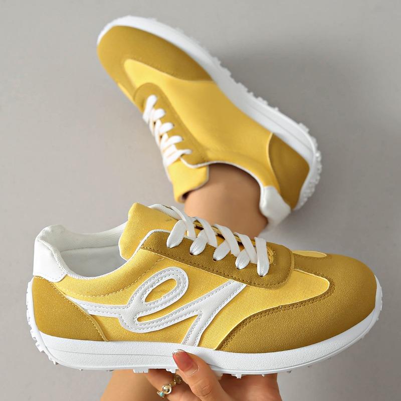 Women's Spring-Autumn Thick-Soled Leather Lace-Up Gump-Style Training Casual Sports Shoes, Available In Large Sizes.
