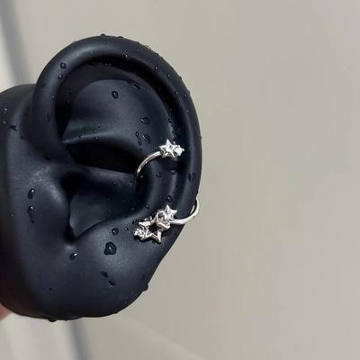 1 Adet Yıldız Çevreleyen Gezegen Spiral Kulak Kıkırdağı Çivisi Kadınlar İçin Gümüş Rengi Küpe Aksesuarları
