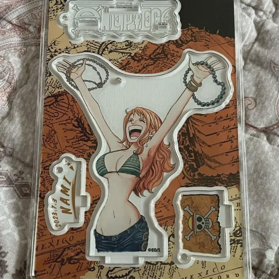 

One Piece Nami Acrylic Diorama Figure Sealed Look Up