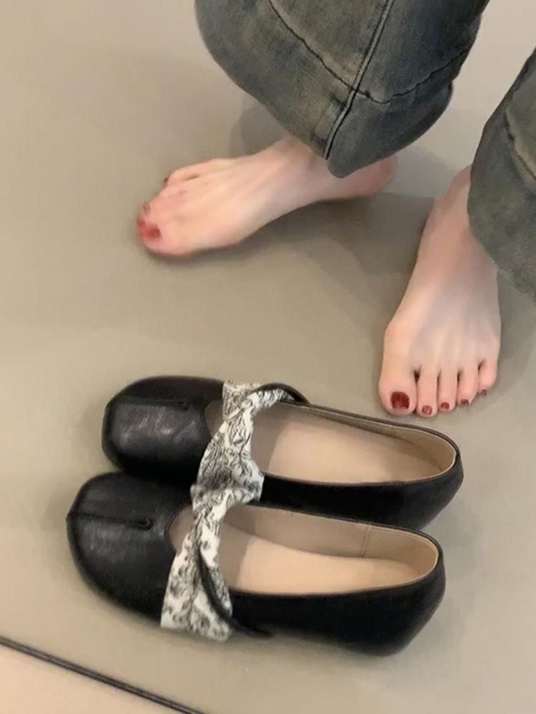 

Sheepskin version retro leather French flat bottom inner height increasing shoes shallow mouth single shoes women s versatile Mary Jane shoes small 35