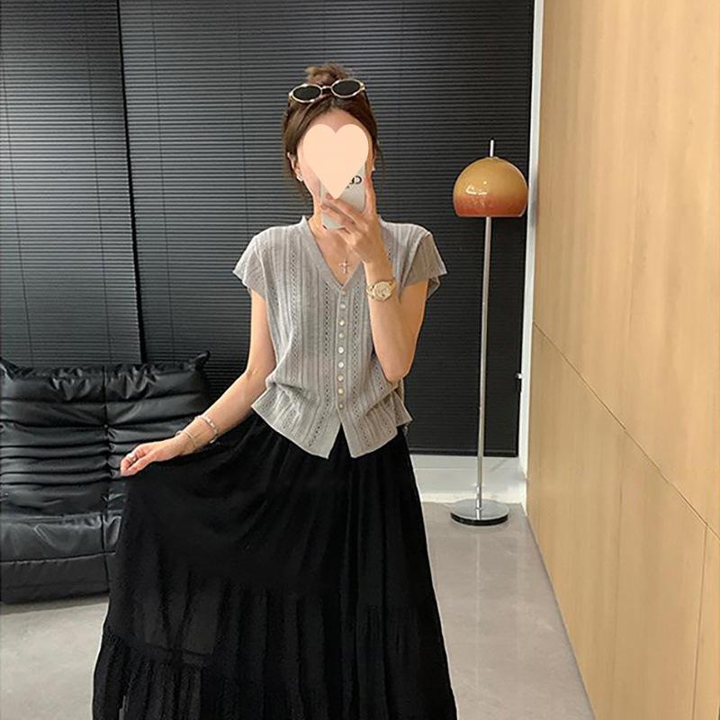 Women's Hollow Ice Silk Knitted Cardigan Summer French Temperament Short Knitted Top