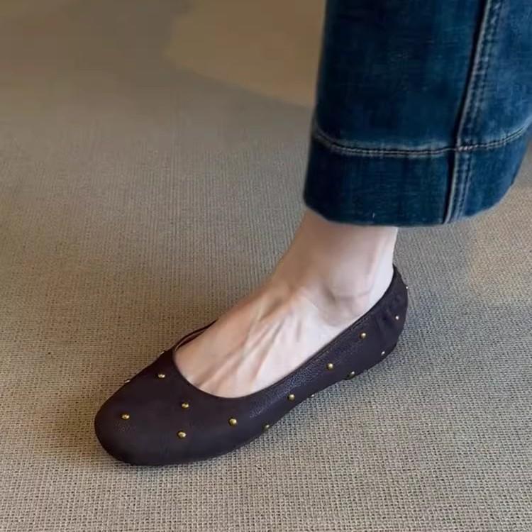 Sheepskin Version~ Fashionable and Simple Shallow Mouth Small Single Shoes, Rivets, Genuine Leather Flat-soled Women's Shoes, One Pedal, Do