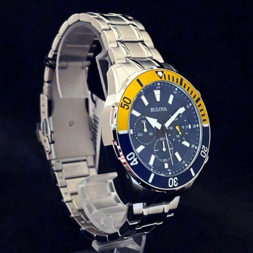 Used [BULOVA] Bulova/Men's watch/Stylish/Chronograph/Extremely rare/For men/Yellow gold.Silver.Blue color/Display item special price
