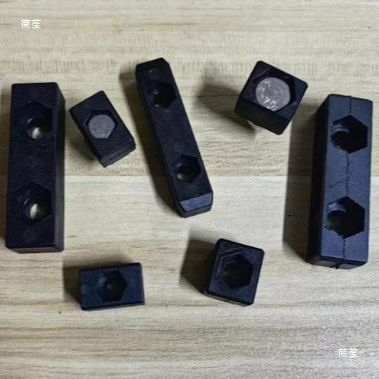 Çift Hatlı İçecek Konveyörü için Paralel Ray Pedi ve Birleşme Yeri
