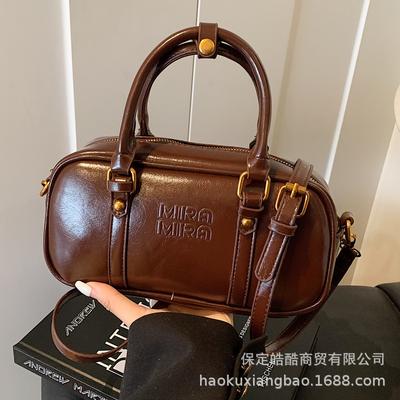 Niche Design Bag Women's Autumn and Winter 2025 New Versatile Super Fire Messenger Bag Korean Version Retro Portable Pillow Bag