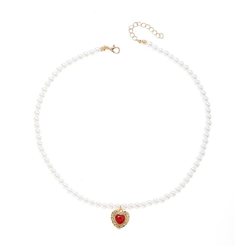 

Baroque pearl string chain retro light luxury high-end pendant imitation ruby love necklace