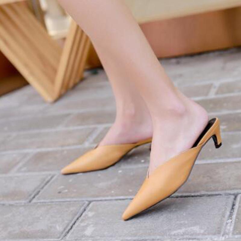 

Кожаная поверхность V-образный вырез острый носок сумка голова шлепанцы средний каблук каблук-рюмочка верхняя одежда полушлепанцы шлепанцы женская обувь 39 светло-коричневого